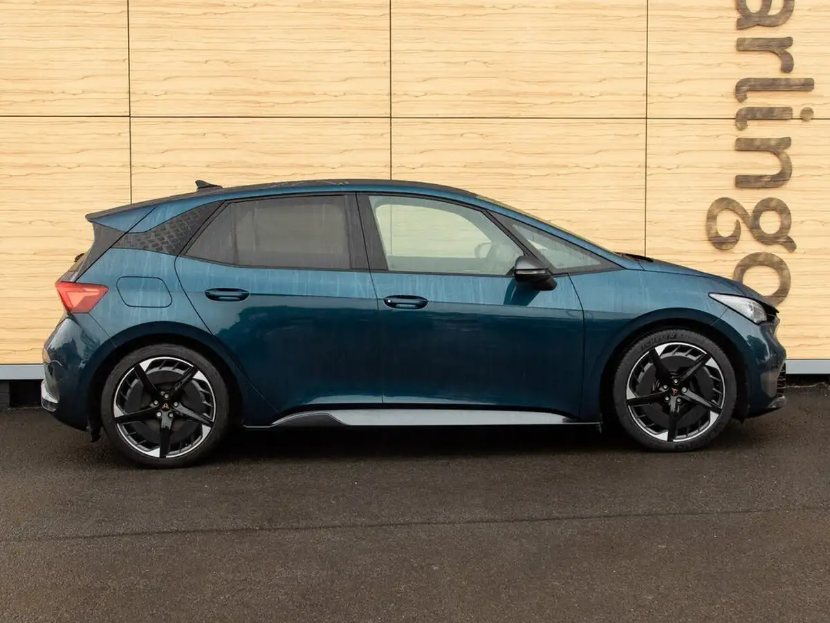 2022-cupra-born-e-v3-204ps-58kwh-big-11