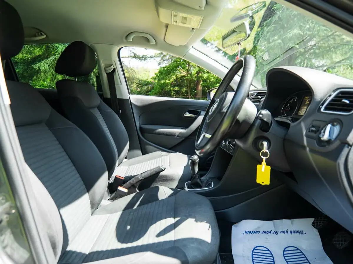 2011-volkswagen-polo-14-match-5d-big-10