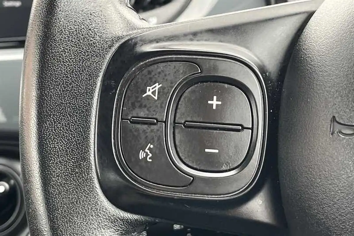 2019-fiat-500-12-sport-big-20