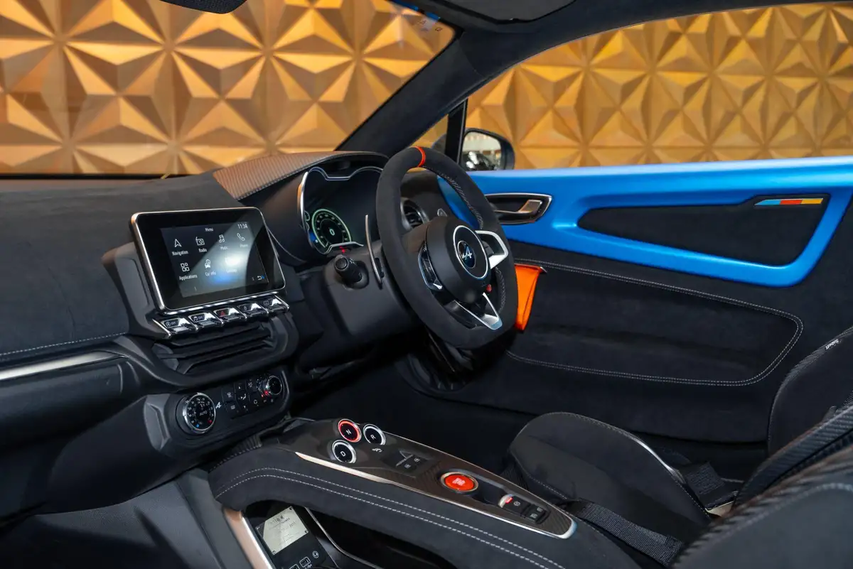 2024-alpine-a110-18-t-r-alonso-edition-le-big-10