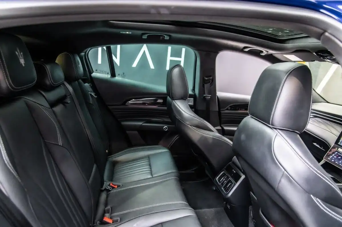 2022-maserati-grecale-20-modena-big-15