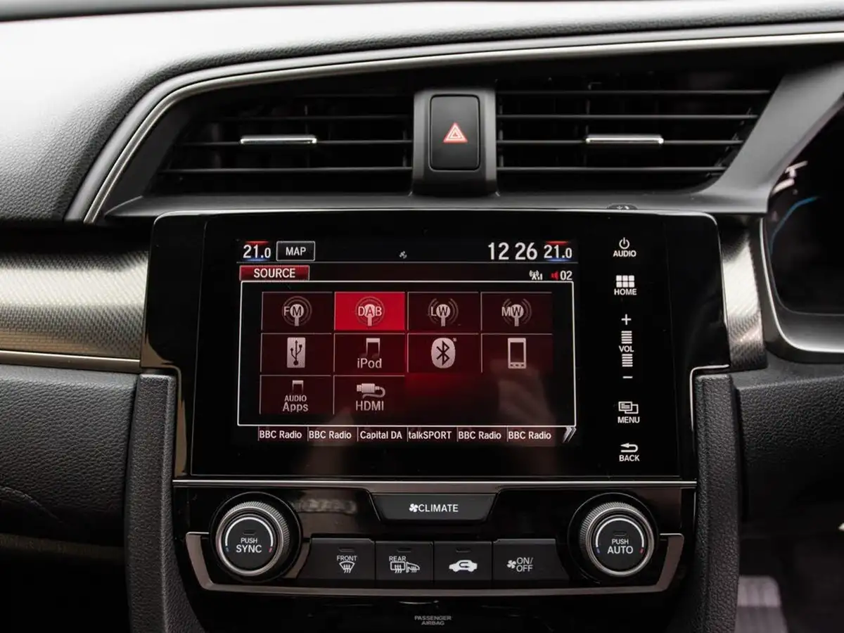 2019-honda-civic-10-vtec-turbo-sr-hatchback-5d-big-25