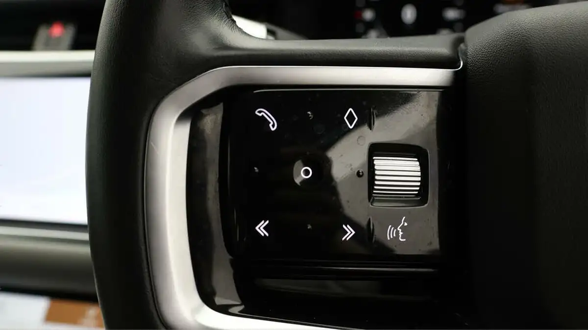 2021-land-rover-range-rover-evoque-15-p300e-se-big-23