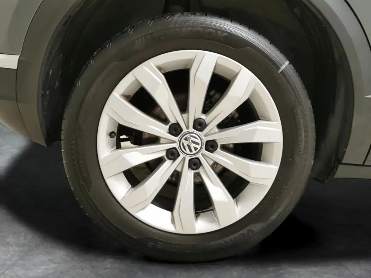 2019-volkswagen-t-roc-16tdi-se-big-32