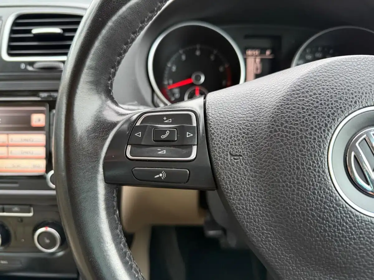 2011-volkswagen-golf-14-gt-tsi-160ps-hatchback-5d-dsg-big-48