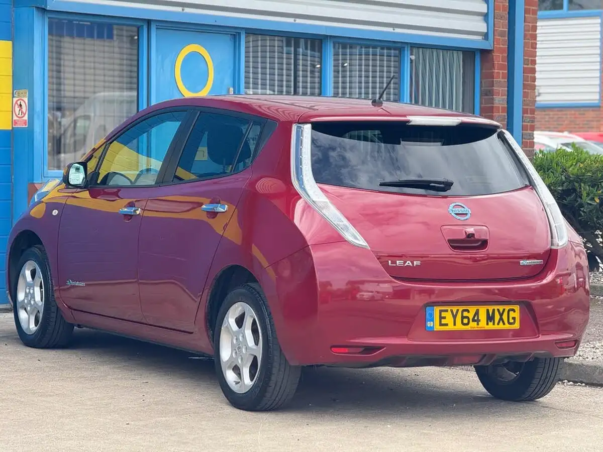 2014-nissan-leaf-e-acenta-big-7