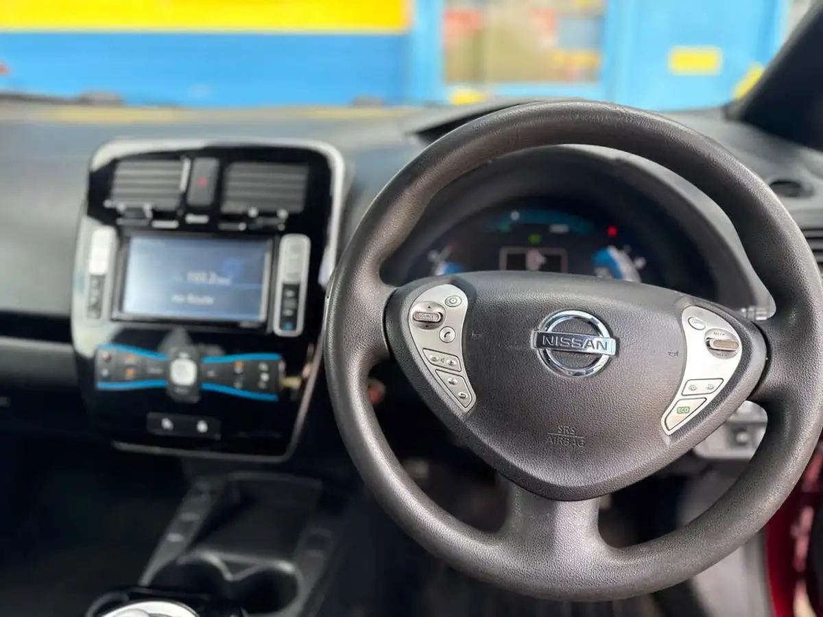 2014-nissan-leaf-e-acenta-big-55