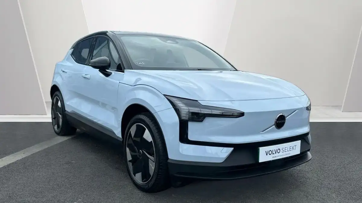 2024-volvo-ex30-e-single-motor-plus-extended-range-big-0