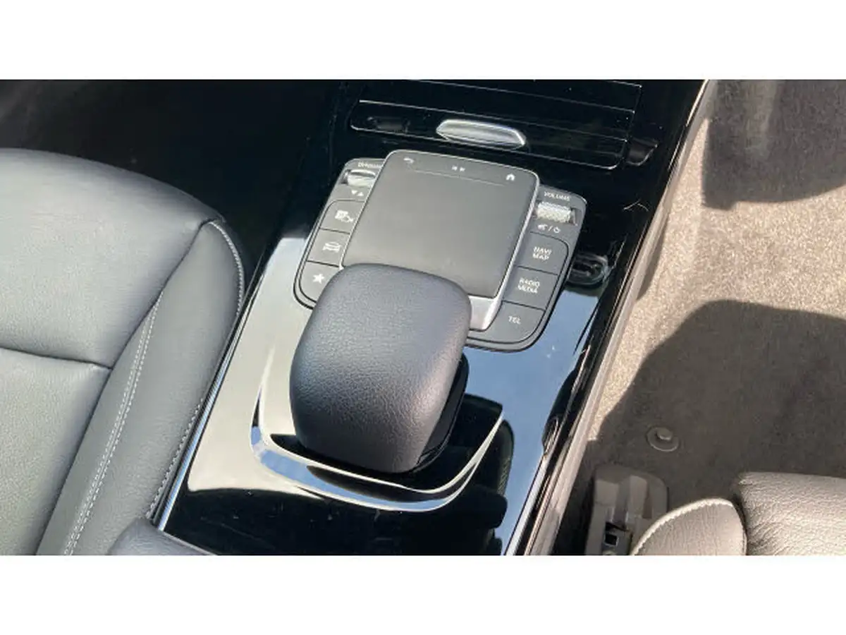 2022-mercedes-benz-cla-13-cla-180-amg-line-premium-plus-coupe-4d-big-39
