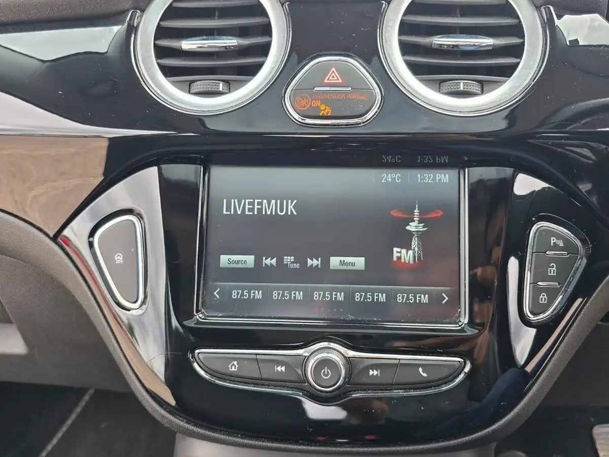 2016-vauxhall-adam-14i-vvt-16v-glam-87ps-ecoflex-easytronic-big-24