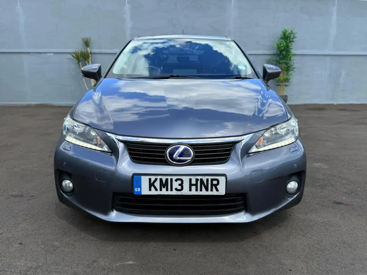 2013-lexus-ct-200h-18-premier-big-7