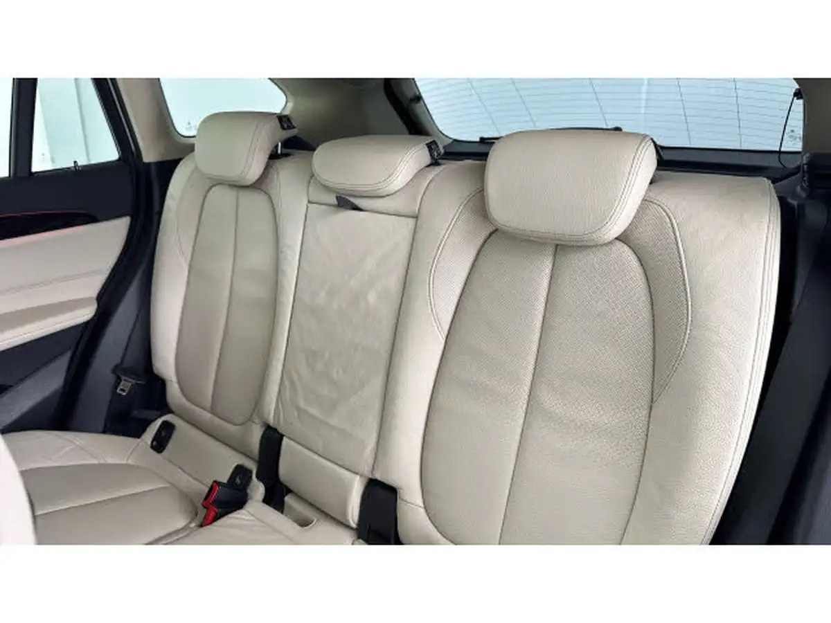 2021-bmw-x1-20-xdrive20i-xline-big-11