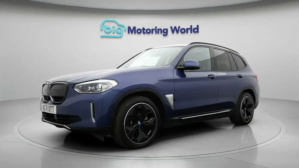 2022-bmw-ix3-e-premier-edition-big-3
