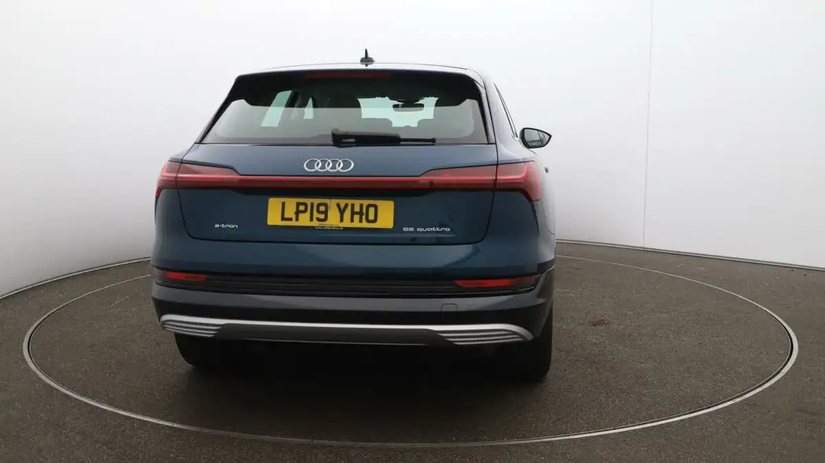 2019-audi-e-tron-55e-big-52