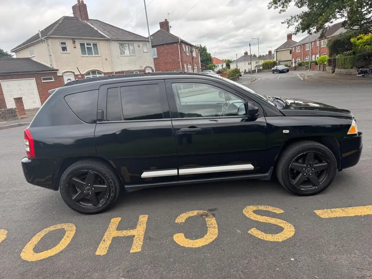 2009-jeep-compass-24-limited-big-12