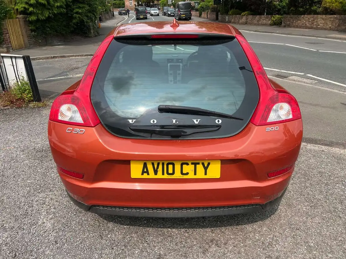 2010-volvo-c30-20td-se-hatchback-3d-powershift-big-4