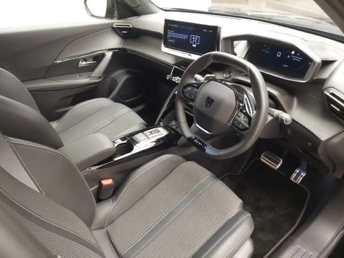 2024-peugeot-2008-suv-12-puretech-gt-130ps-eat8-big-12