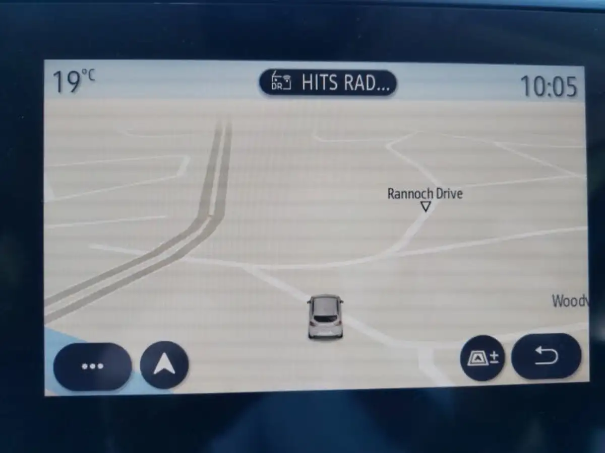 2020-renault-clio-10-sce-iconic-75bhp-big-9