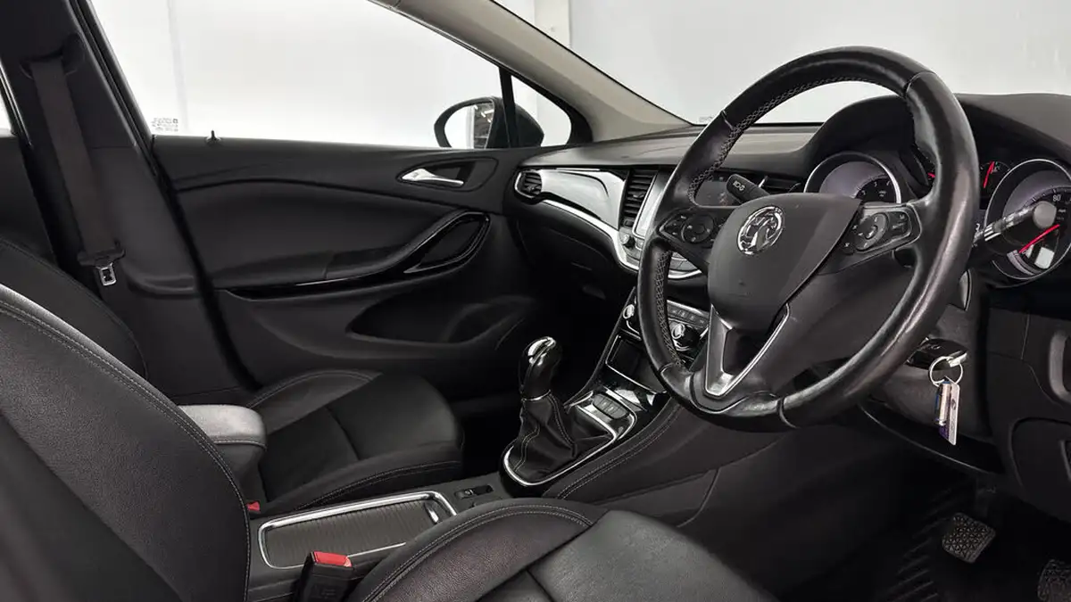 2018-vauxhall-astra-16i-turbo-elite-nav-hatchback-big-9