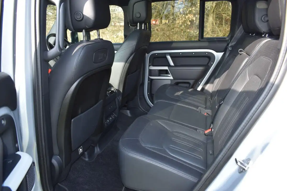 2021-land-rover-110-defender-30-d300-x-dynamic-se-big-13