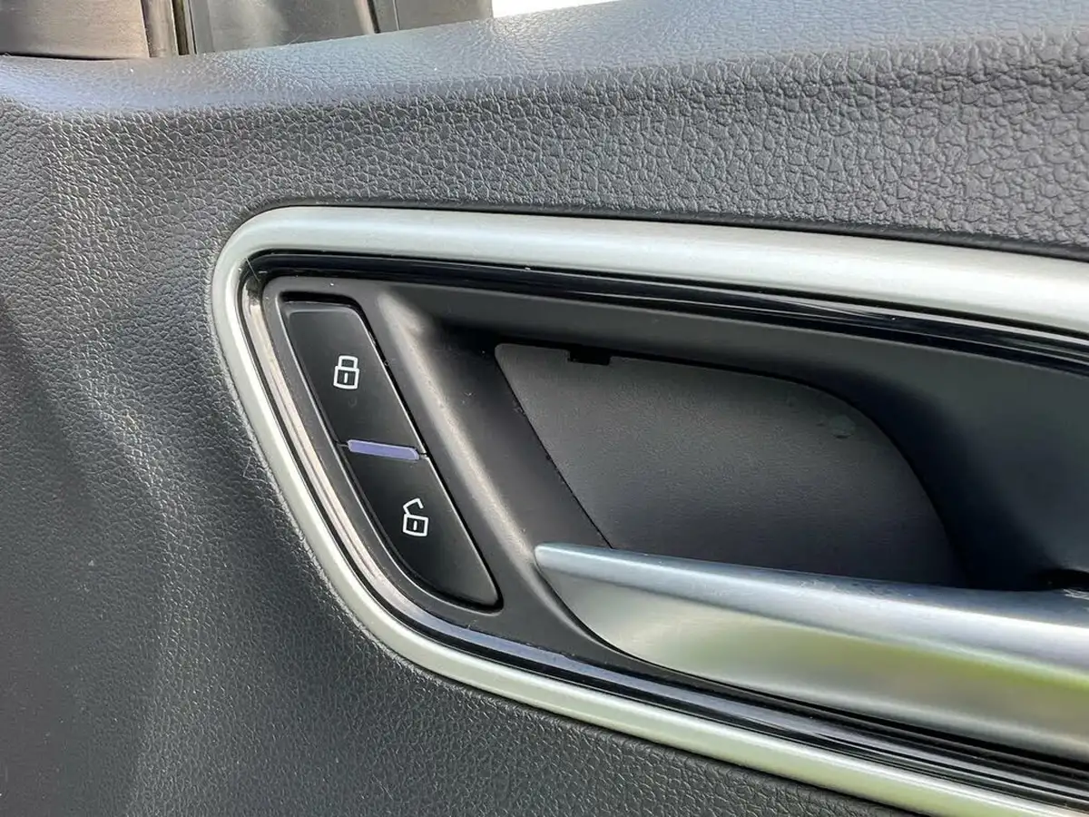 2021-mg-zs-suv-e-exclusive-ev-big-18