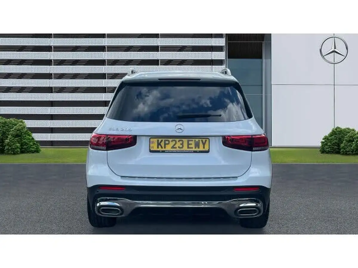 2023-mercedes-benz-glb-class-13-glb200-amg-line-executive-big-5