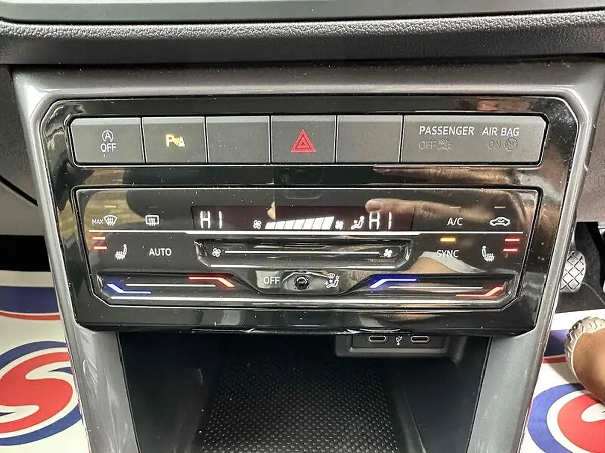 2022-volkswagen-t-cross-10-tsi-sel-big-44