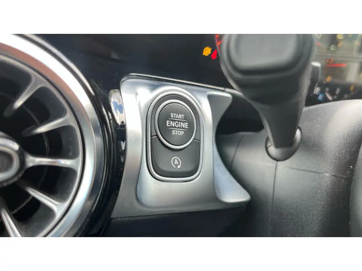 2023-mercedes-benz-glb-class-13-glb200-amg-line-executive-big-29