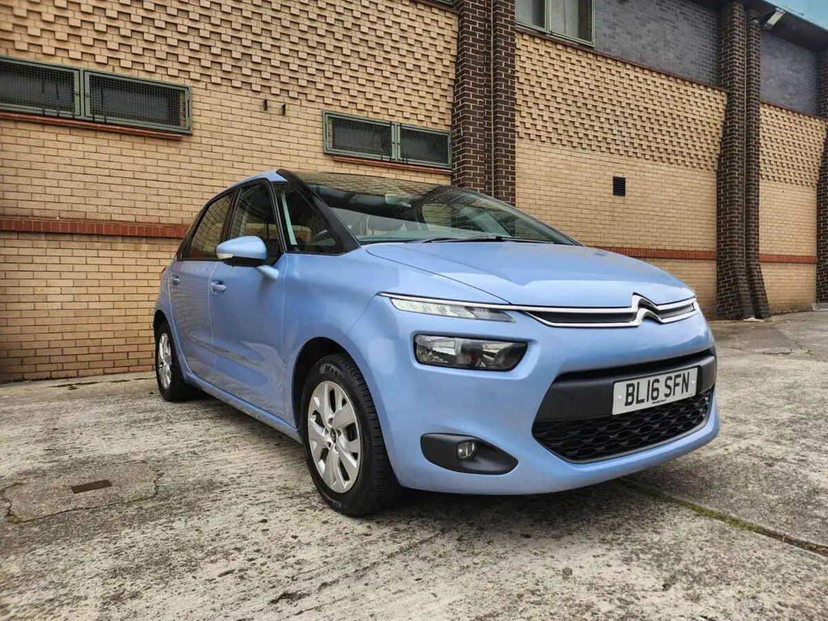 2016-citroen-c4-picasso-16bluehdi-vtr-120ps-big-0