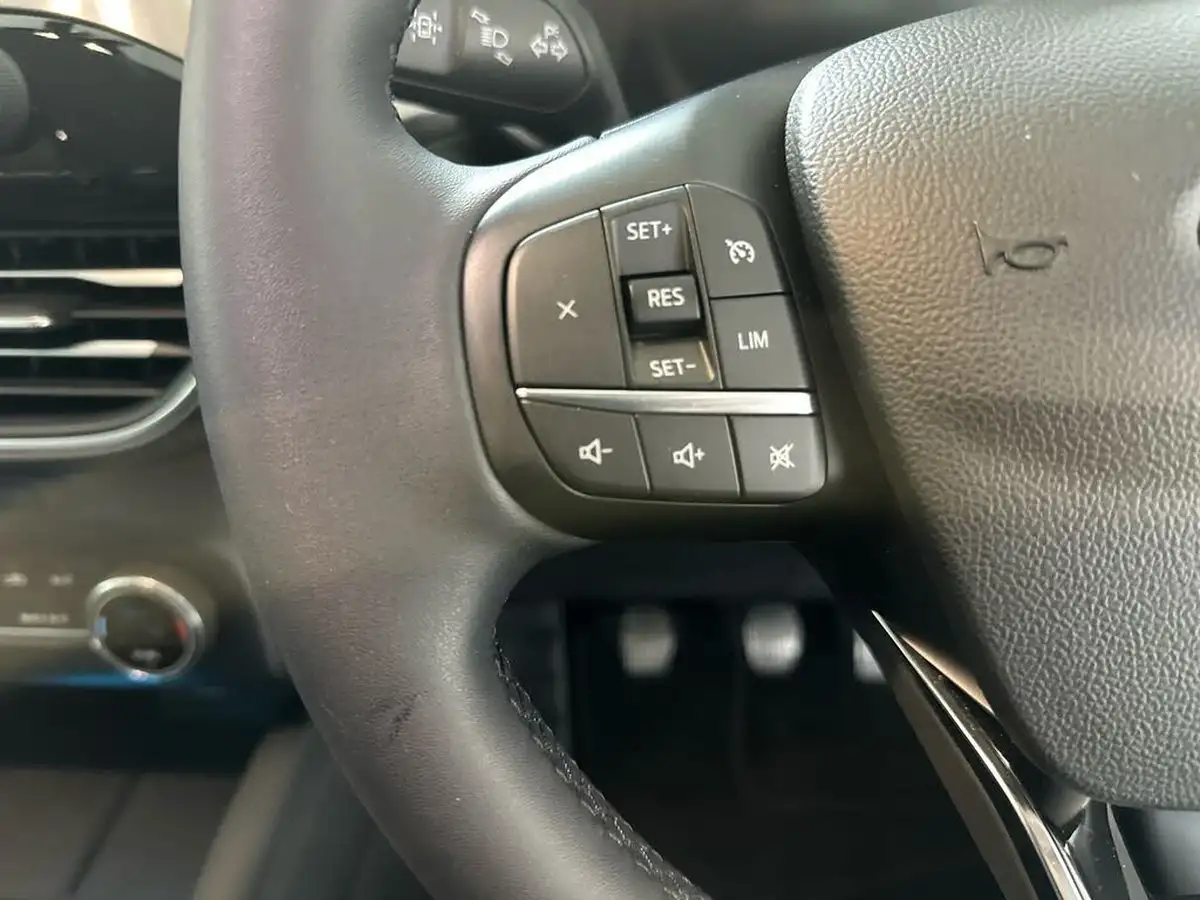 2022-ford-kuga-big-25