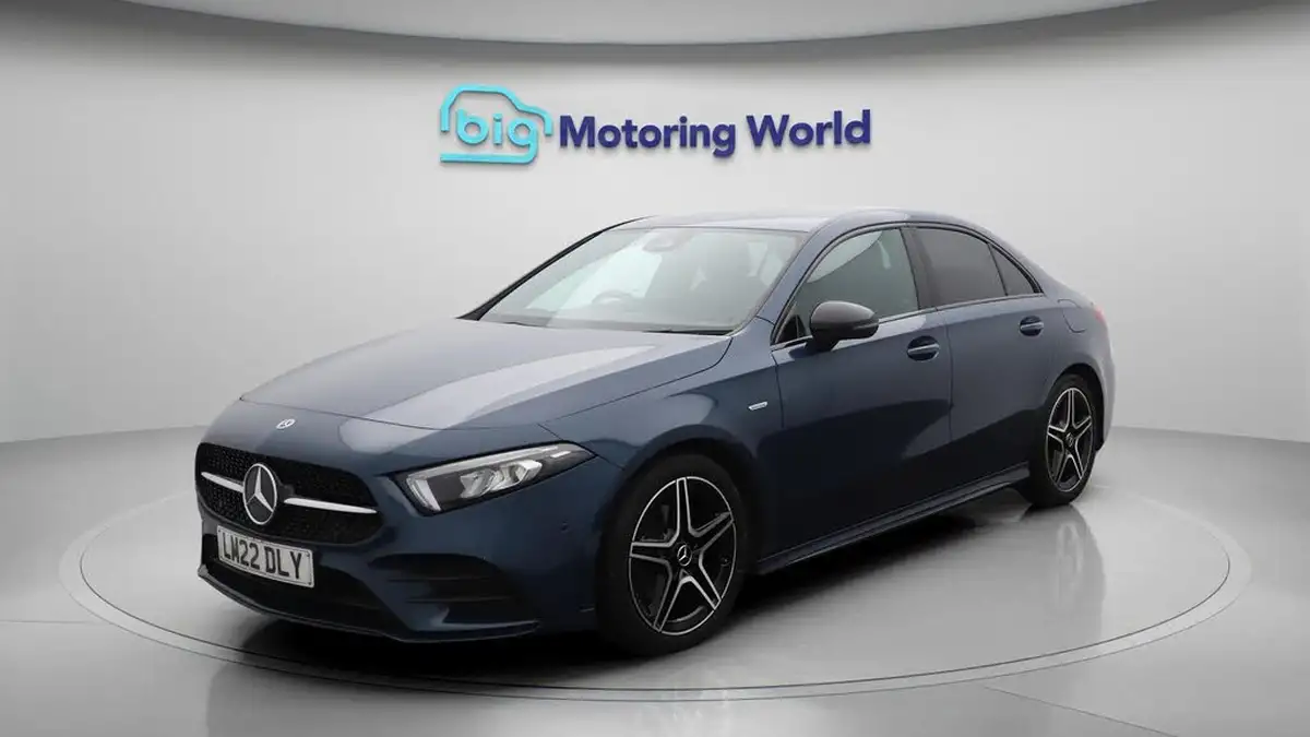 2022-mercedes-benz-a-class-13-a180-amg-line-executive-edition-saloon-4d-7g-dct-big-3