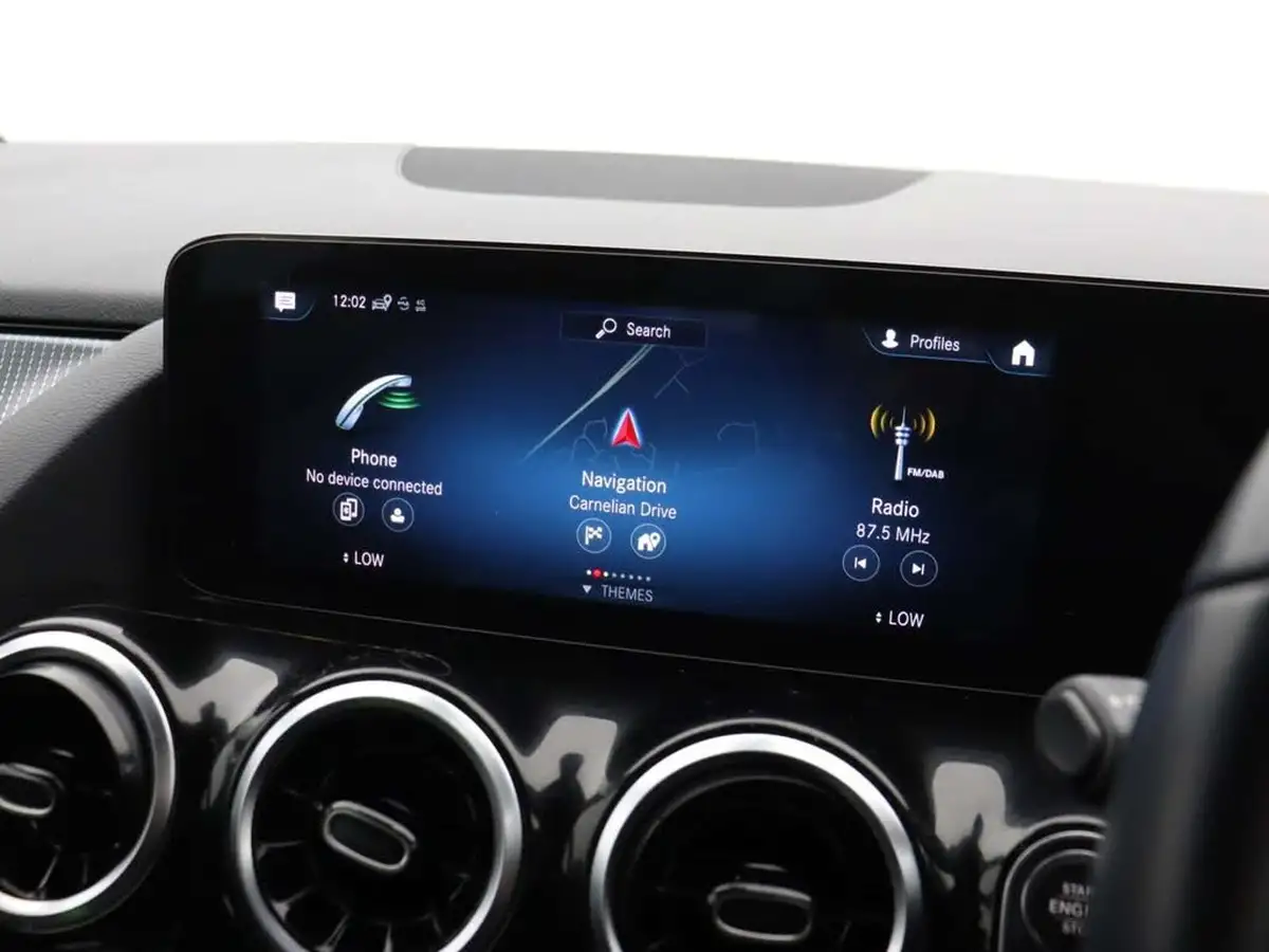 2021-mercedes-benz-gla-class-13-gla-200-sport-executive-big-28
