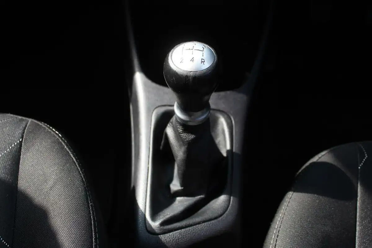 2015-kia-picanto-10-sr7-5d-big-17