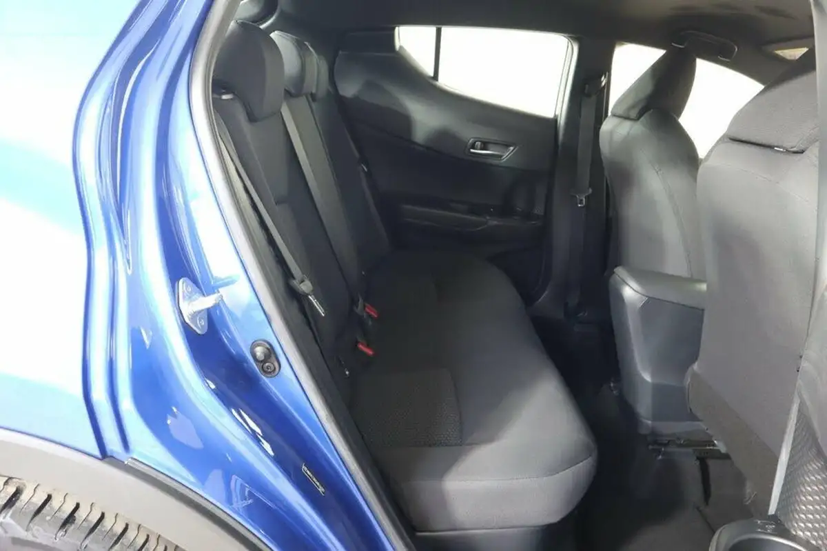 2019-toyota-c-hr-18-vvt-i-icon-big-12