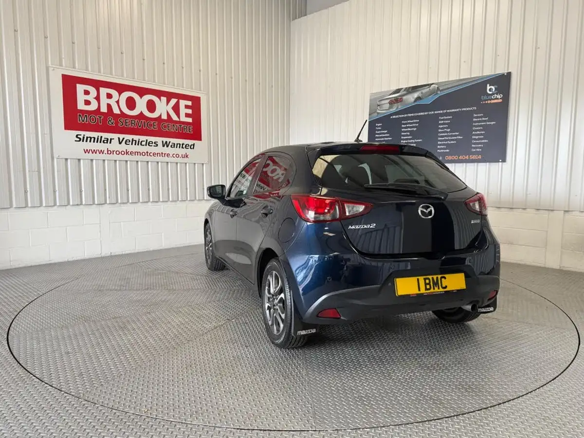 2016-mazda-mazda2-15-sport-nav-90ps-big-8