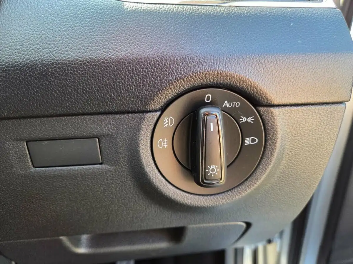 2019-skoda-octavia-10-tsi-se-technology-estate-dsg-big-18