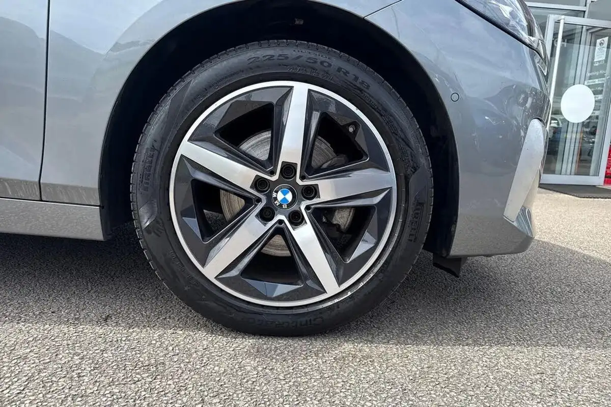 2022-bmw-2-series-15-220i-luxury-big-5