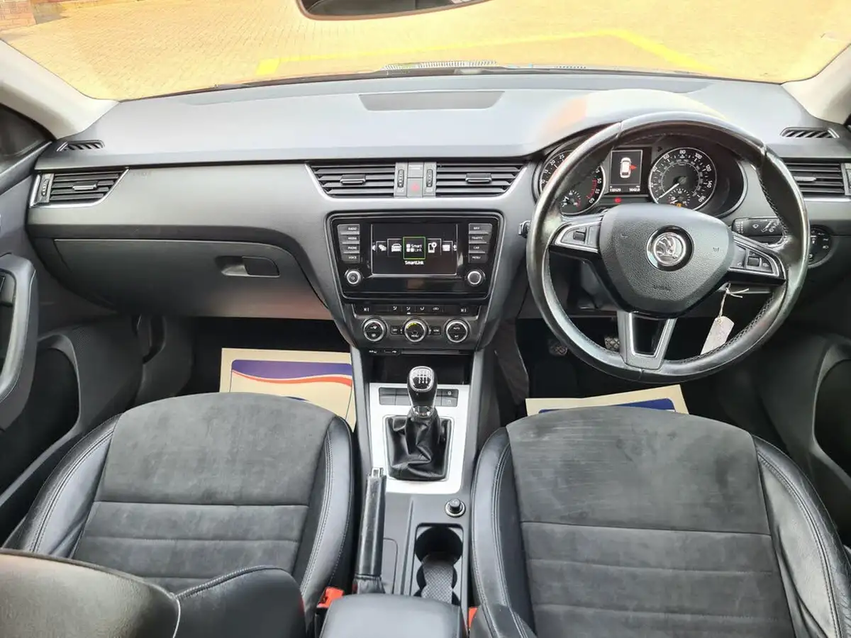 2016-skoda-octavia-20tdi-se-l-estate-big-25
