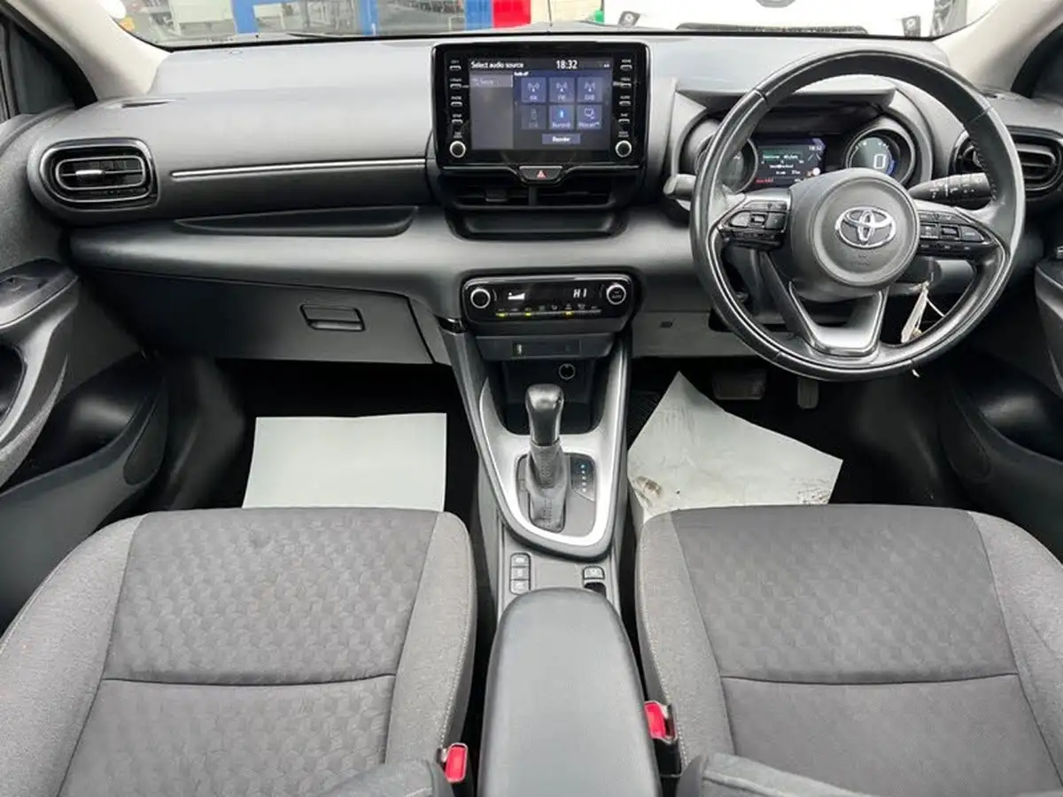 2022-toyota-yaris-15-vvt-i-design-big-53
