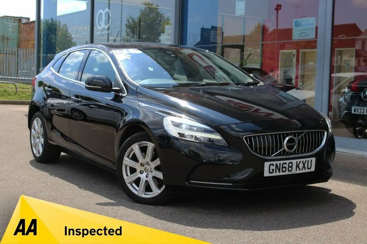 2018-volvo-v40-20-t2-inscription-big-0