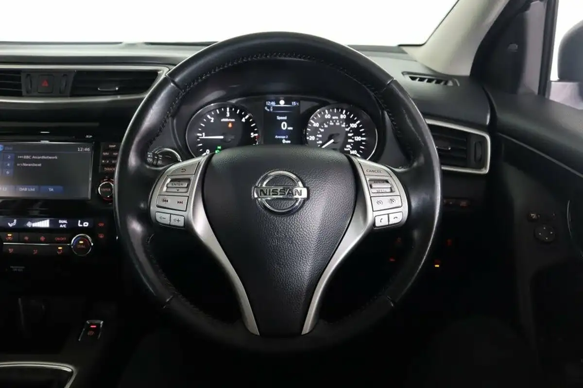 2014-nissan-qashqai-16dci-tekna-4x4-big-23