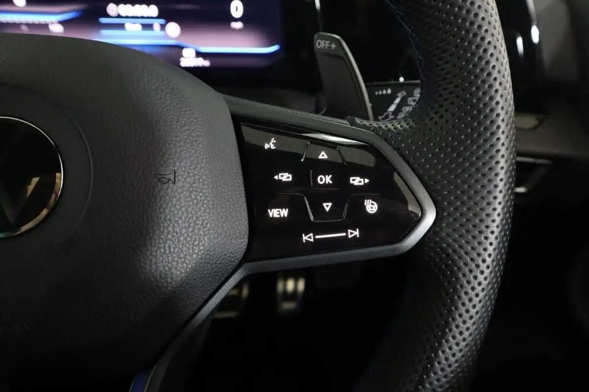 2022-volkswagen-golf-20-tsi-r-320ps-hatchback-big-15
