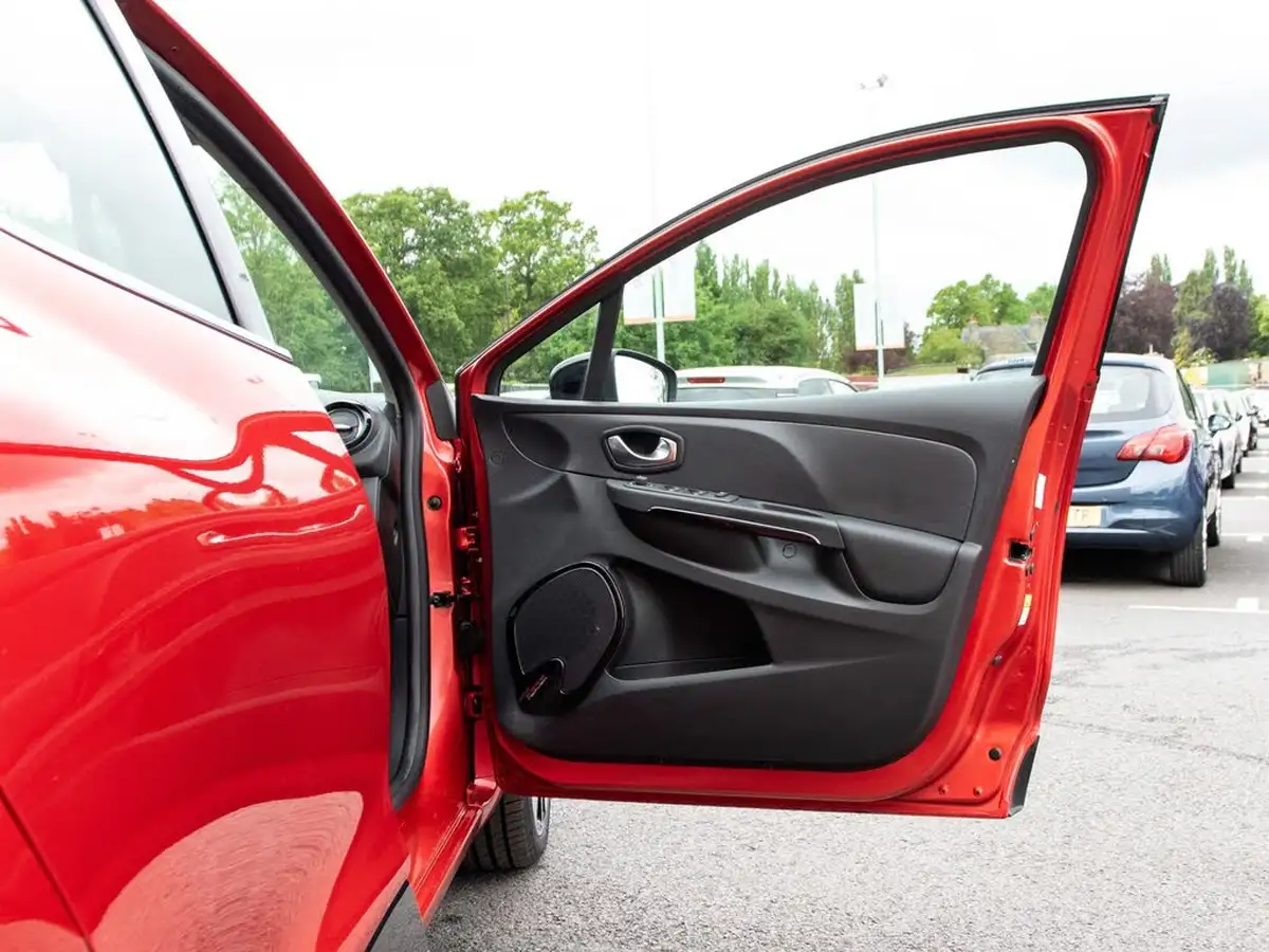 2016-renault-clio-09-tce-dynamique-s-nav-big-13