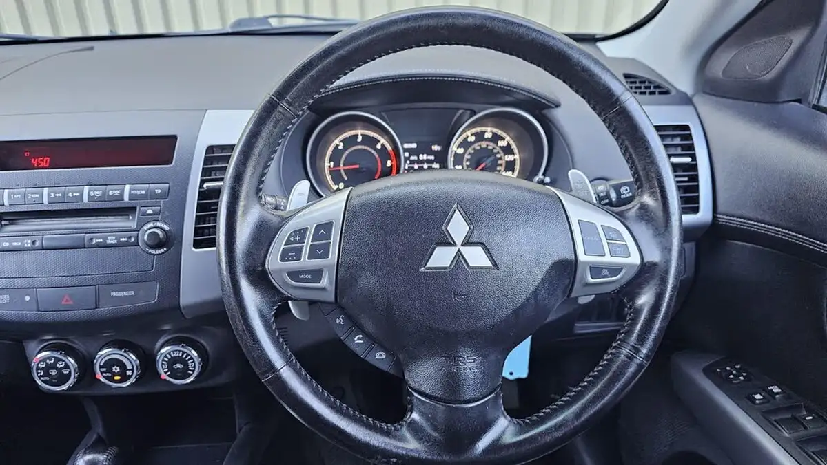 2013-mitsubishi-outlander-22td-gx3-big-24