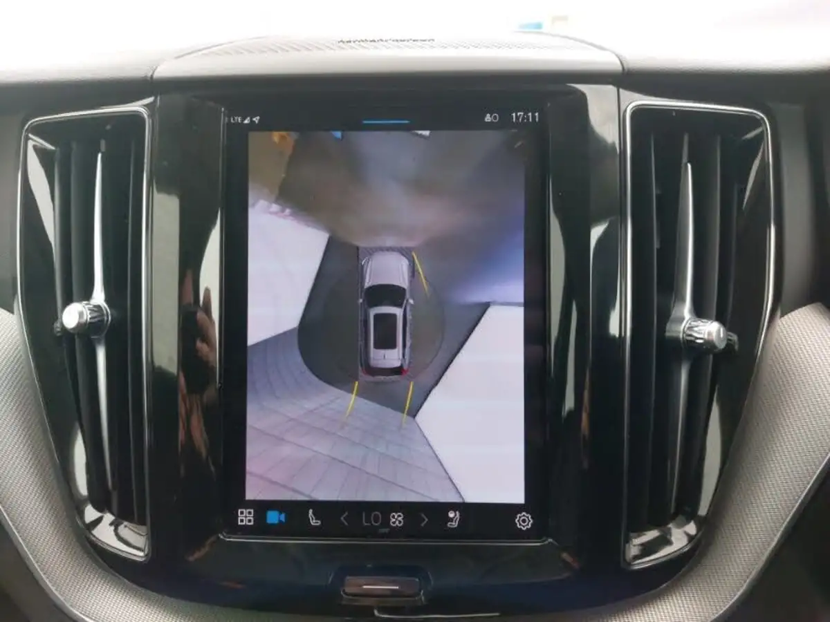 2023-volvo-xc60-20-b5-plus-big-15