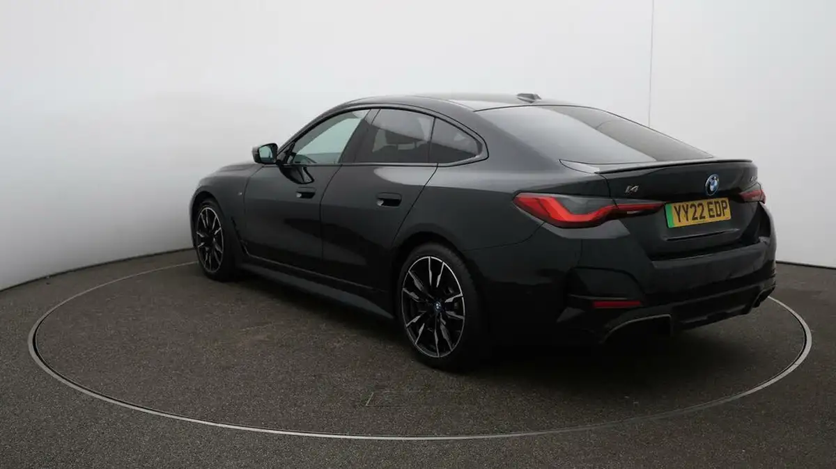 2022-bmw-i4-e-m50-big-66