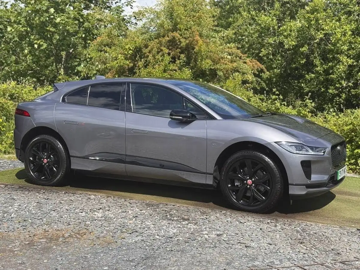 2021-jaguar-i-pace-ev400-black-big-12