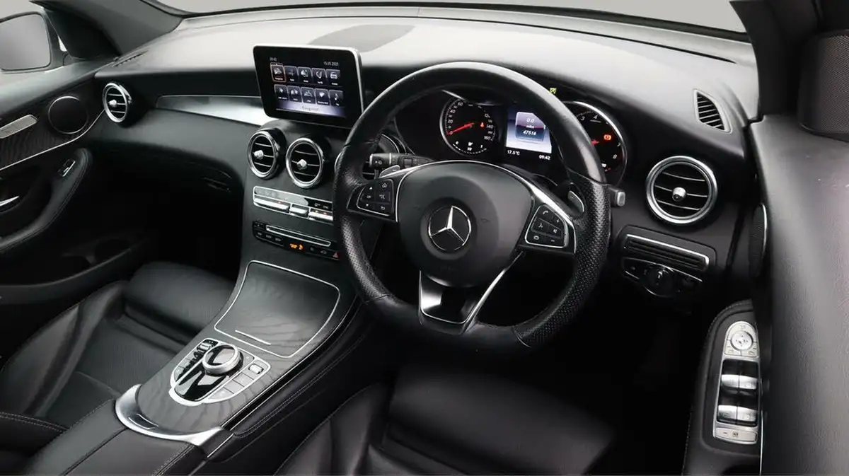 2018-mercedes-benz-glc-class-20-glc250-amg-line-ss-station-wagon-5d-big-9