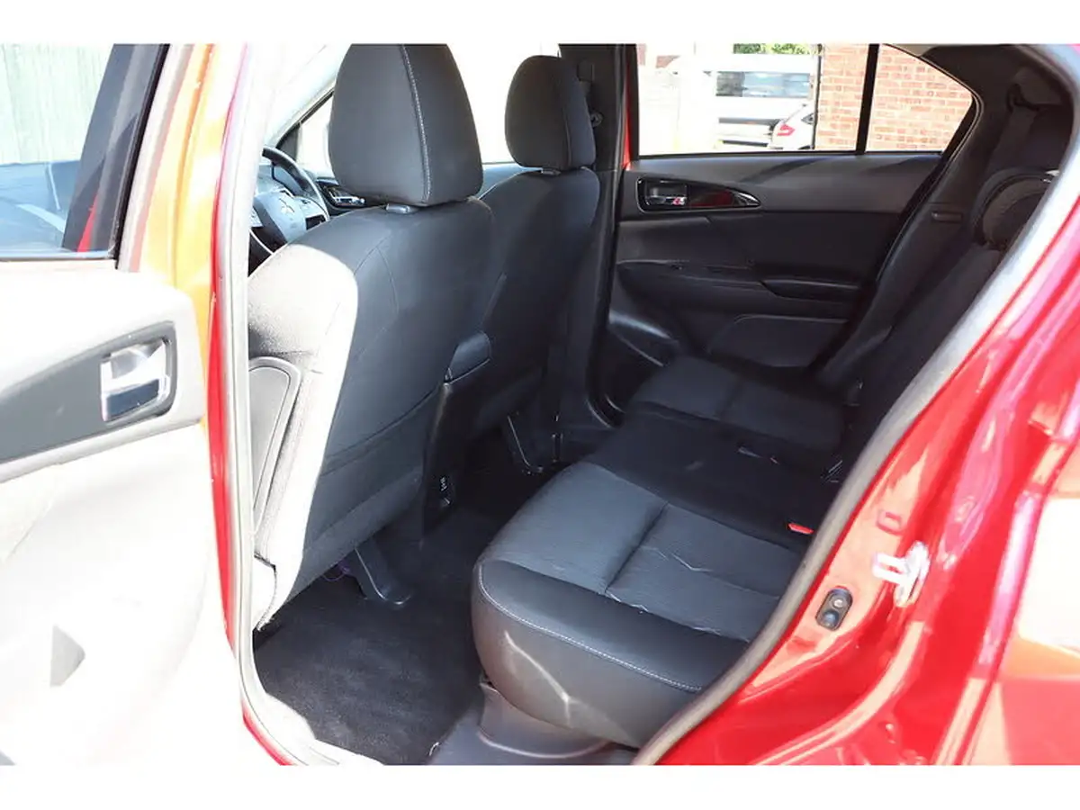 2019-mitsubishi-eclipse-cross-15-3-auto-big-34