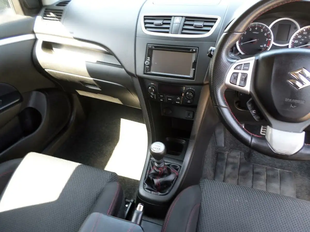 2016-suzuki-swift-16-sport-3d-big-9